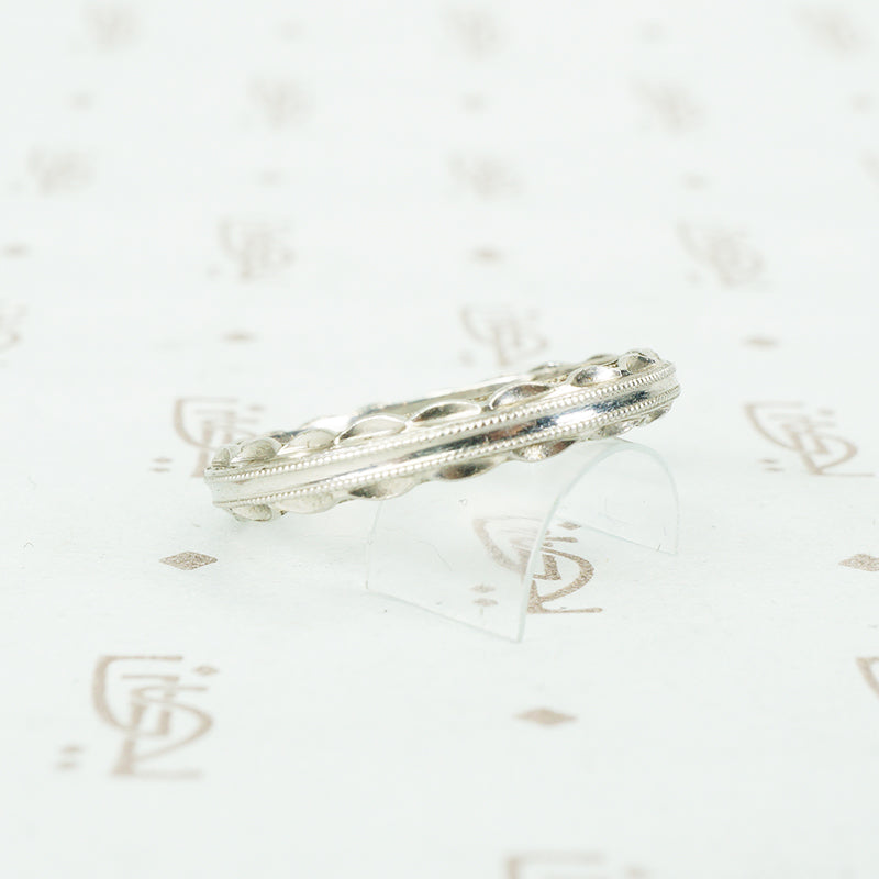 Fancy Scalloped Platinum 1940s Wedding Band