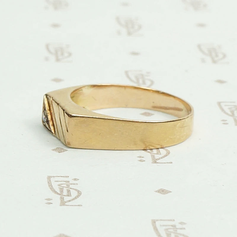Stylish Asymmetrical Signet Ring