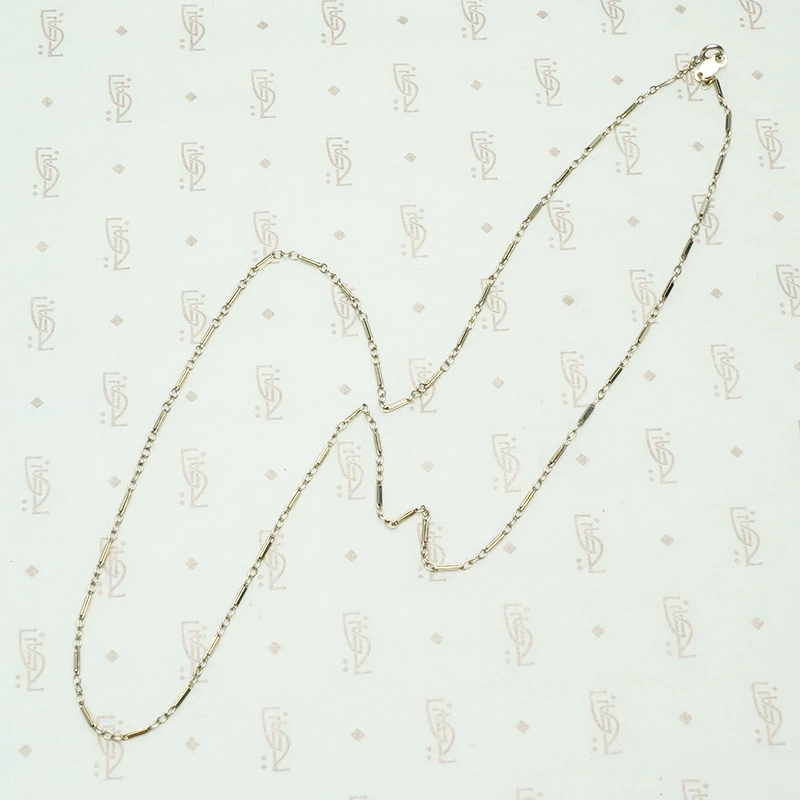 Delicate Beauty Art Deco Gold Chain