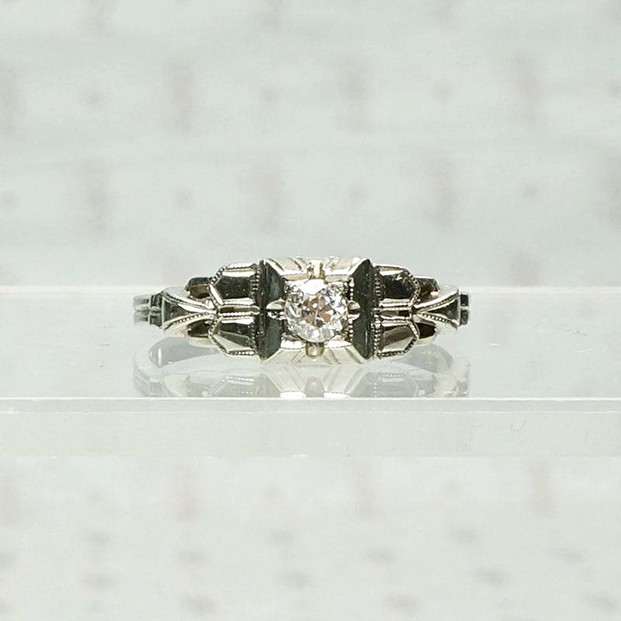Crisp 1930s White Gold & Diamond Engagement Ring