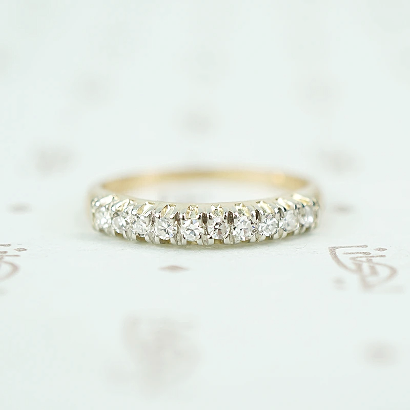Classic 1940s Two-Tone Diamond Wedding Band