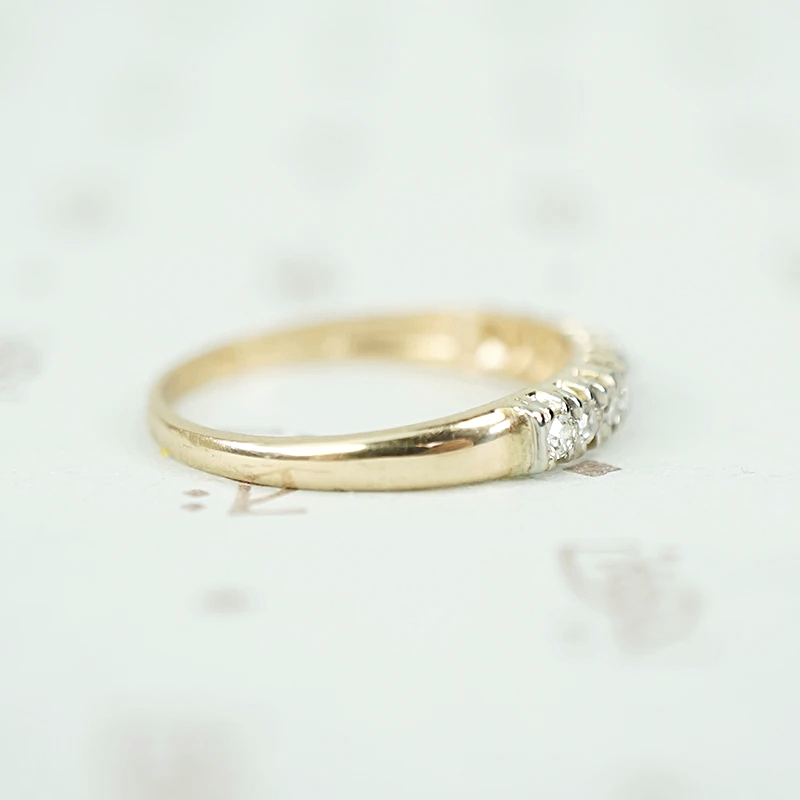 Classic 1940s Two-Tone Diamond Wedding Band
