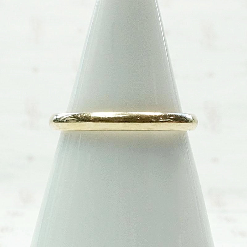 Slim Artcarved Vintage  Gold Wedding Band