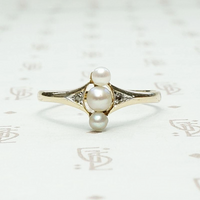 Delicate Diamond & Pearl c. 1900 Ring
