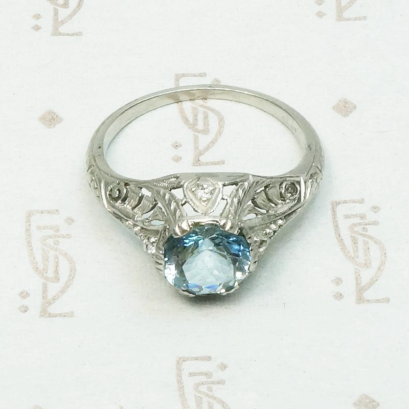 Dreamy Aquamarine Ring in Platinum Filigree