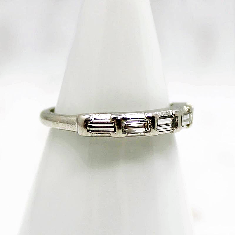 Cool Elegance Baguette Diamond & Platinum Band