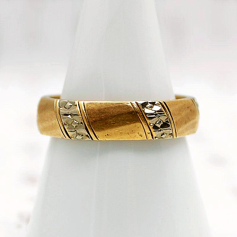 Handsome Gold Band with Forget Me Not Stripes