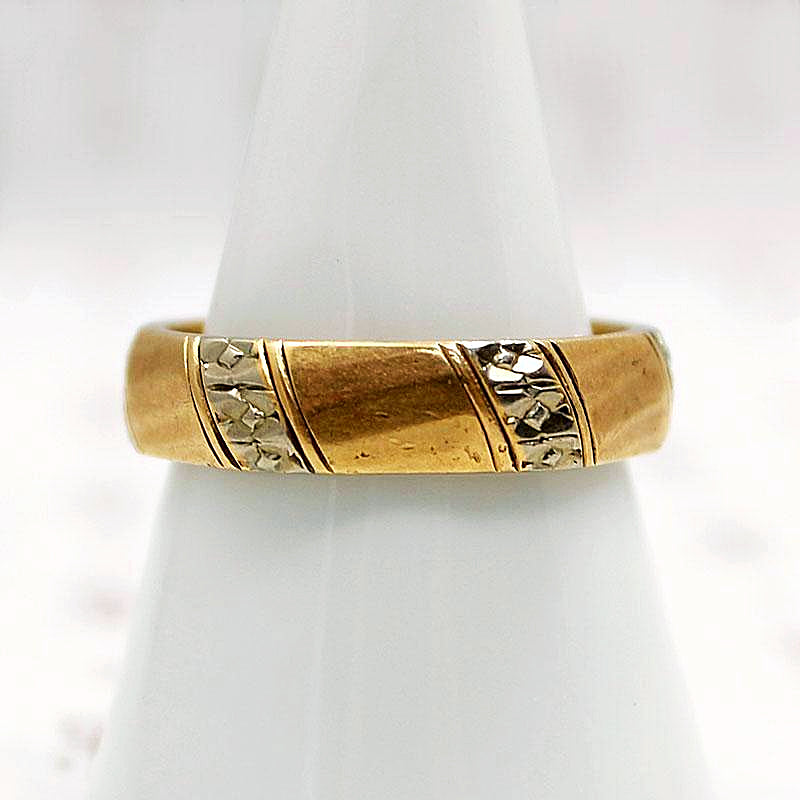 Handsome Gold Band with Forget Me Not Stripes
