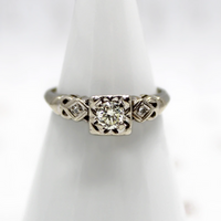 Nice Details White Gold & Diamond Engagement Ring