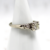 Nice Details White Gold & Diamond Engagement Ring