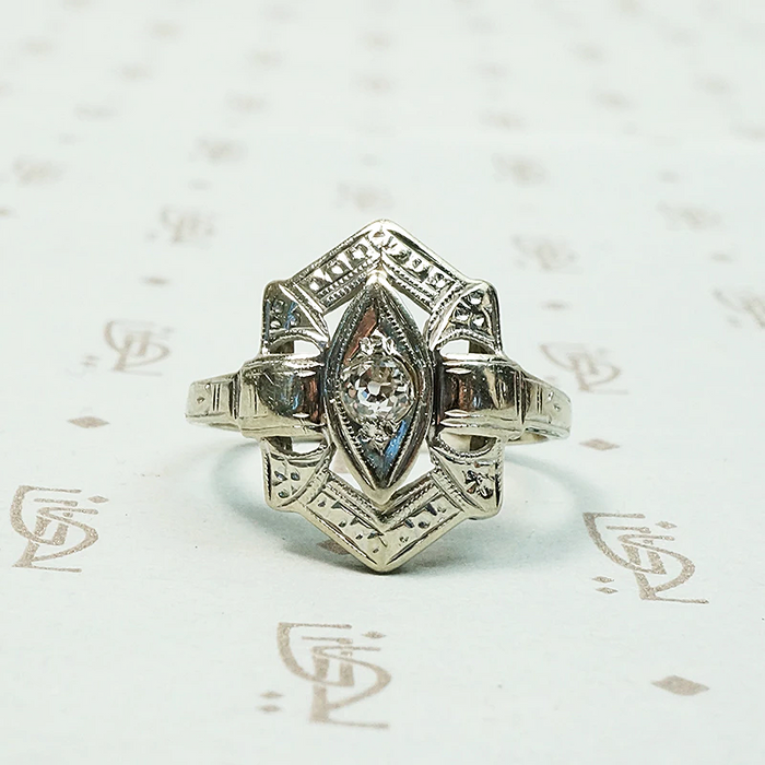 Sweet Art Deco White Gold & Diamond Ring