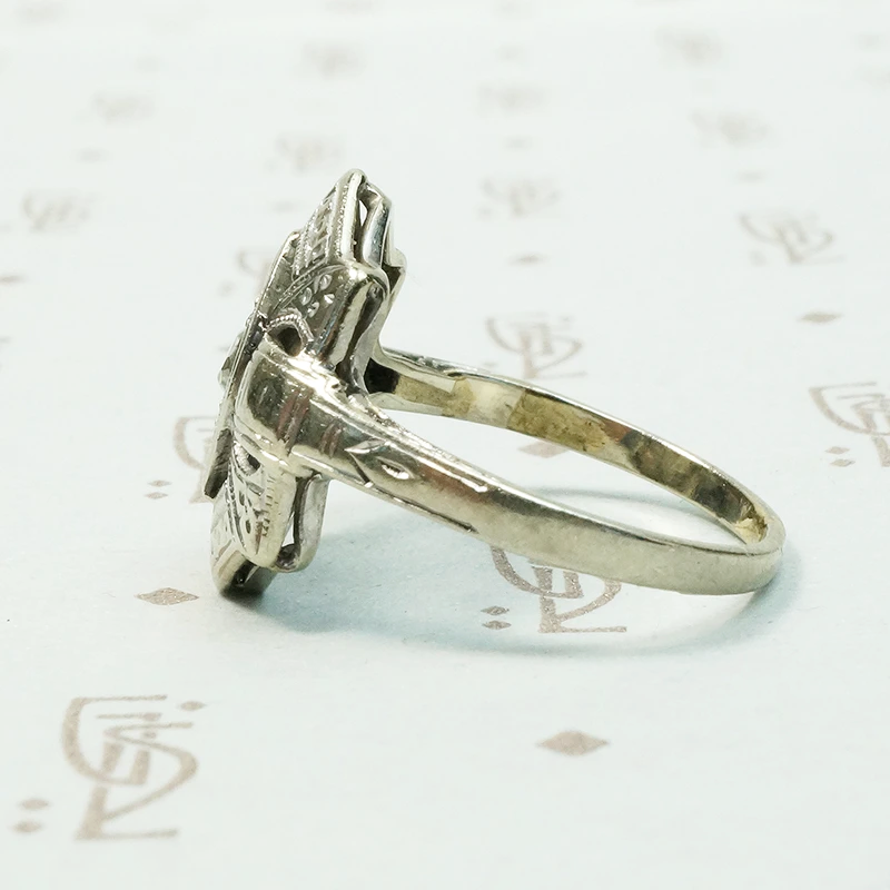 Sweet Art Deco White Gold & Diamond Ring