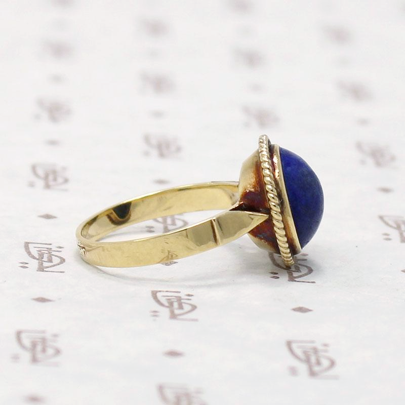 Vintage Lapis and Yellow Gold Ring