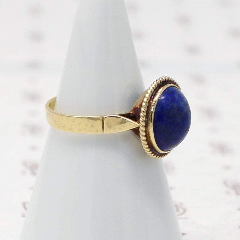 Vintage Lapis and Yellow Gold Ring