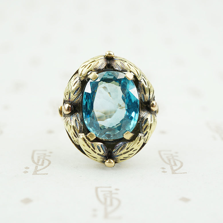 Vintage Green and Rose 18k Gold Blue Zircon Ring