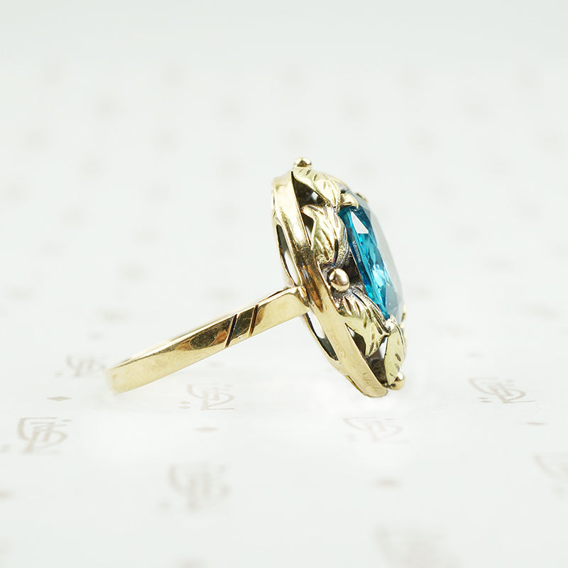 Vintage Green and Rose 18k Gold Blue Zircon Ring