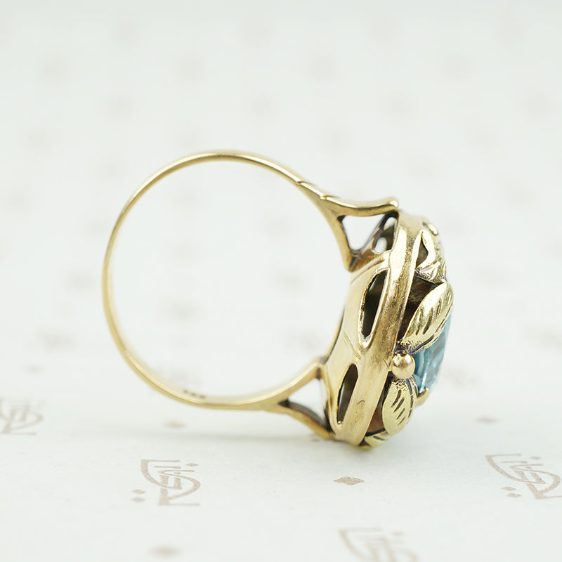 Vintage Green and Rose 18k Gold Blue Zircon Ring