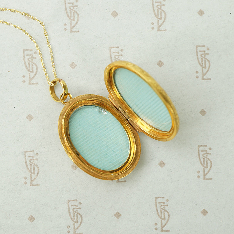 Victorian Locket with Romantic Floral Engraving