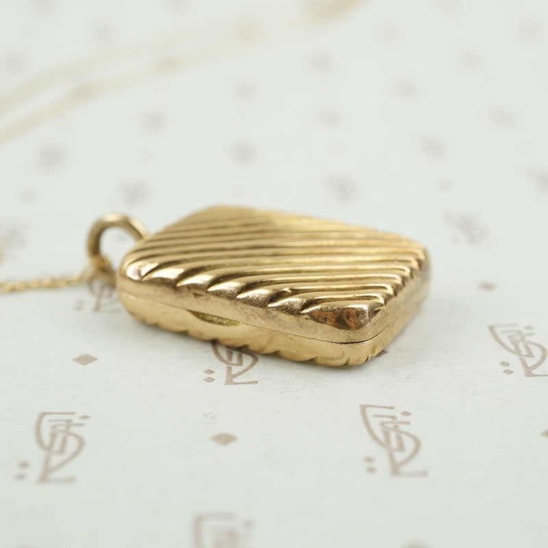 Groovy Gold Victorian Locket