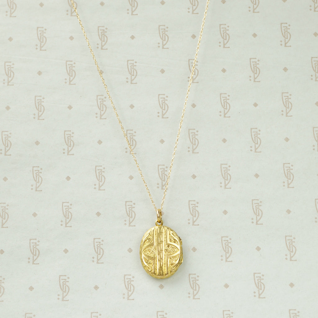 Victorian 15k Gold Locket with Rope & Anchor