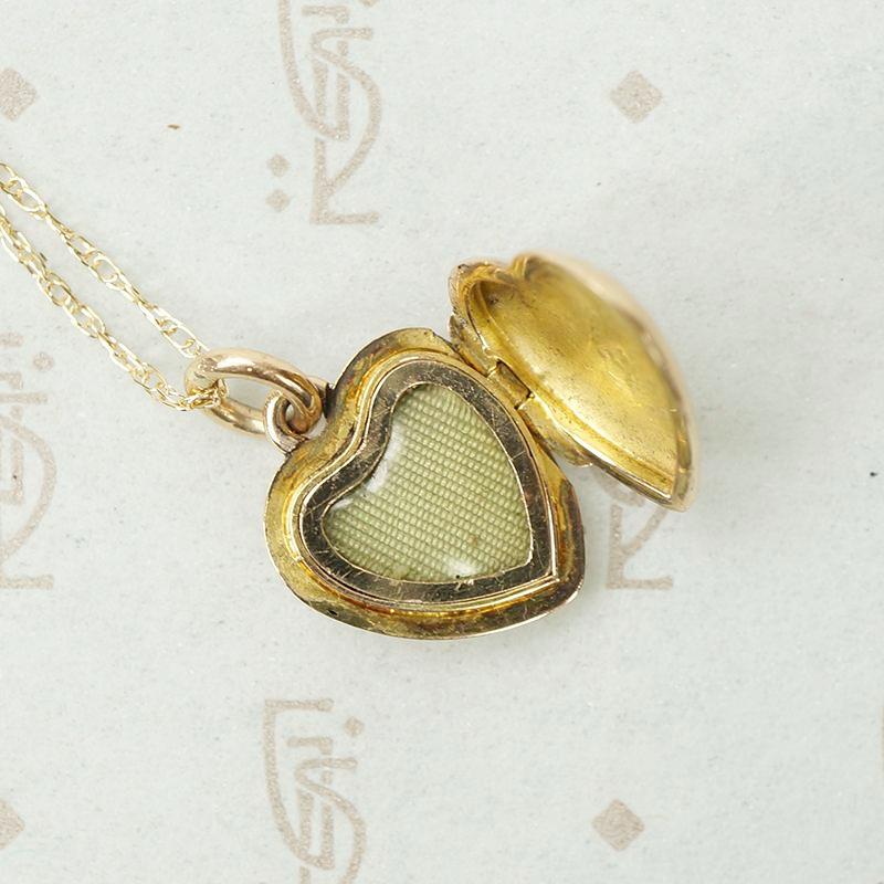 Petite Victorian Rosy Gold Heart Locket