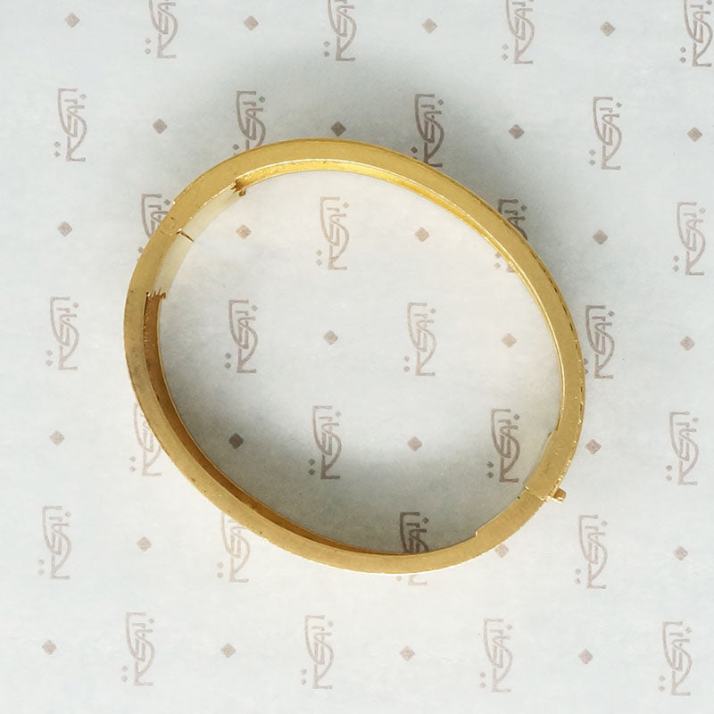 Luxuriously Detailed Pinchbeck Hinged Bangle