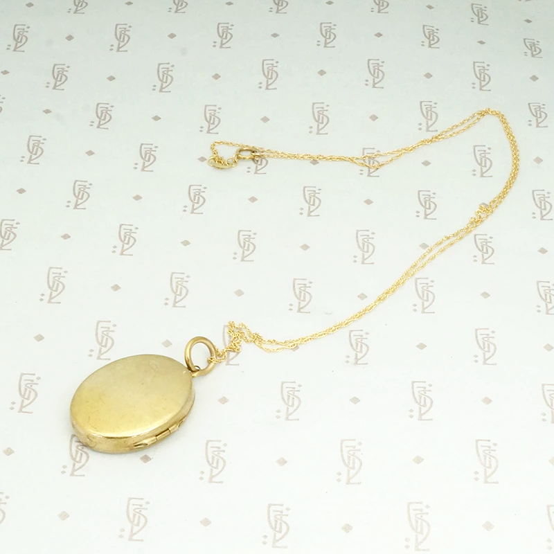 Lovely English Locket with Wonderful Original Photos