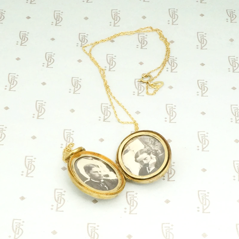 Lovely English Locket with Wonderful Original Photos