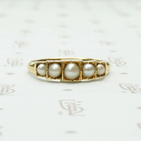 18ct English Gold Step-Side Pearl Band