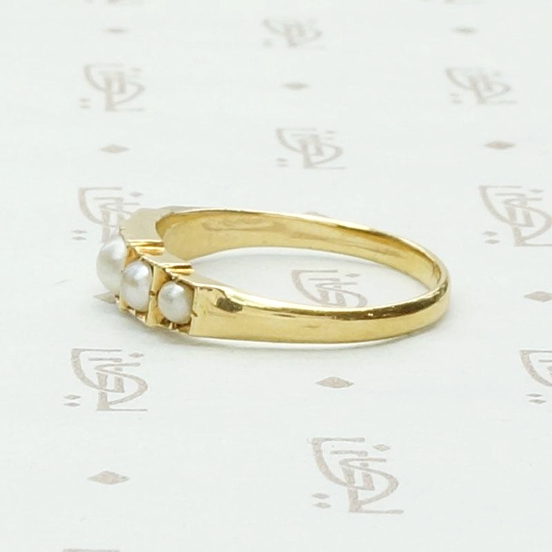 18ct English Gold Step-Side Pearl Band