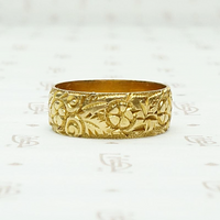 Heavily Engraved English Cigar Band in 18ct Gold