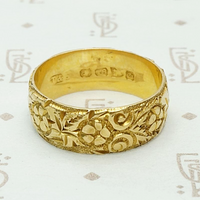 Heavily Engraved English Cigar Band in 18ct Gold