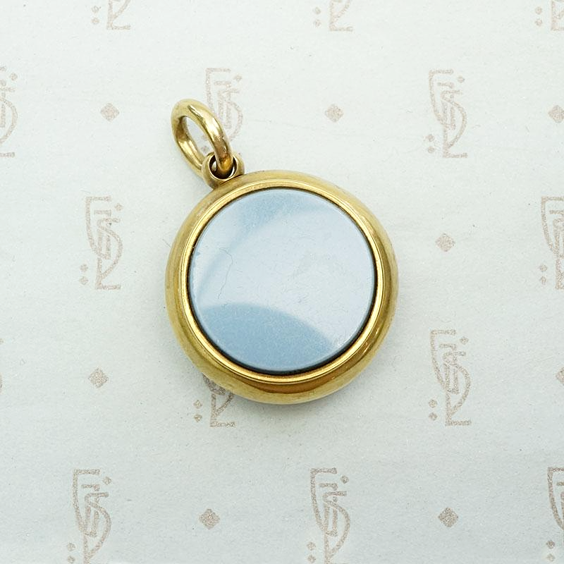 Banded Agate & Carnelian Locket with Lucky Four-Leaf Clover