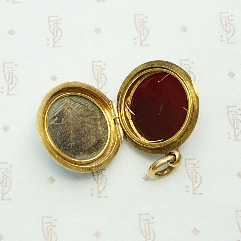 Banded Agate & Carnelian Locket with Lucky Four-Leaf Clover