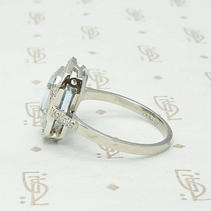 Architectural Aquamarine Art Deco Cocktail Ring