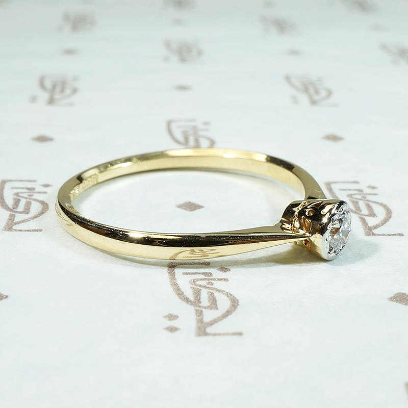 Petite 1930s Platinum & 18ct Gold Diamond Engagement Ring