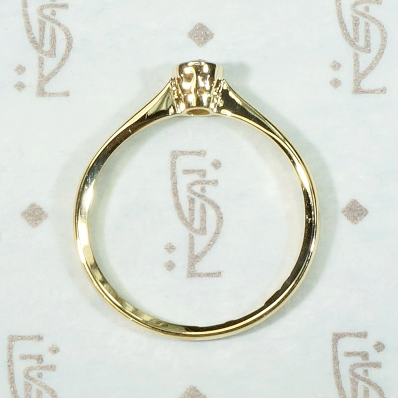 Petite 1930s Platinum & 18ct Gold Diamond Engagement Ring