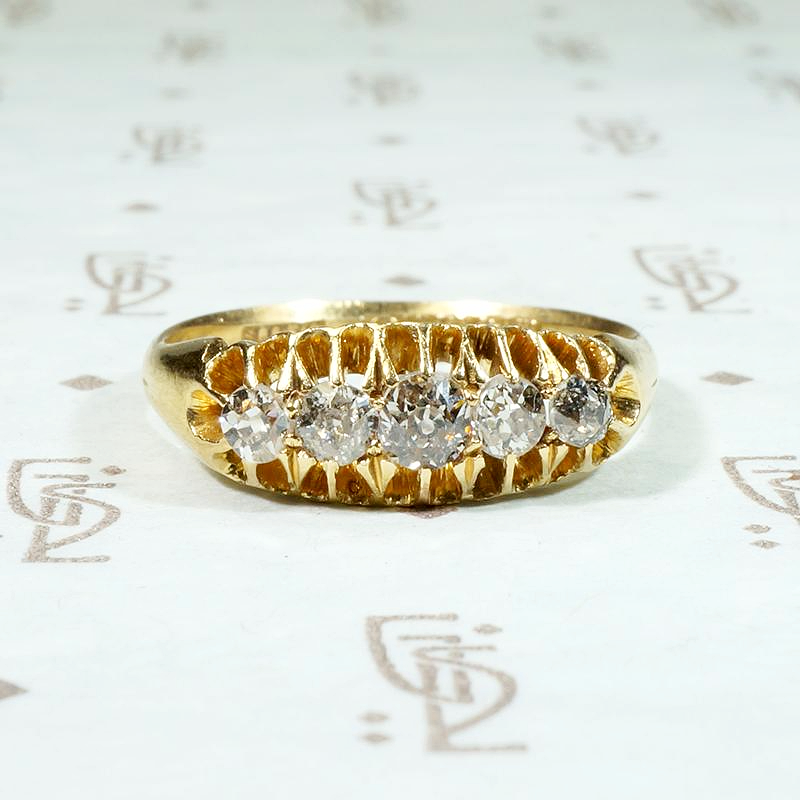 Glossy 18ct Gold English Diamond Belcher Band