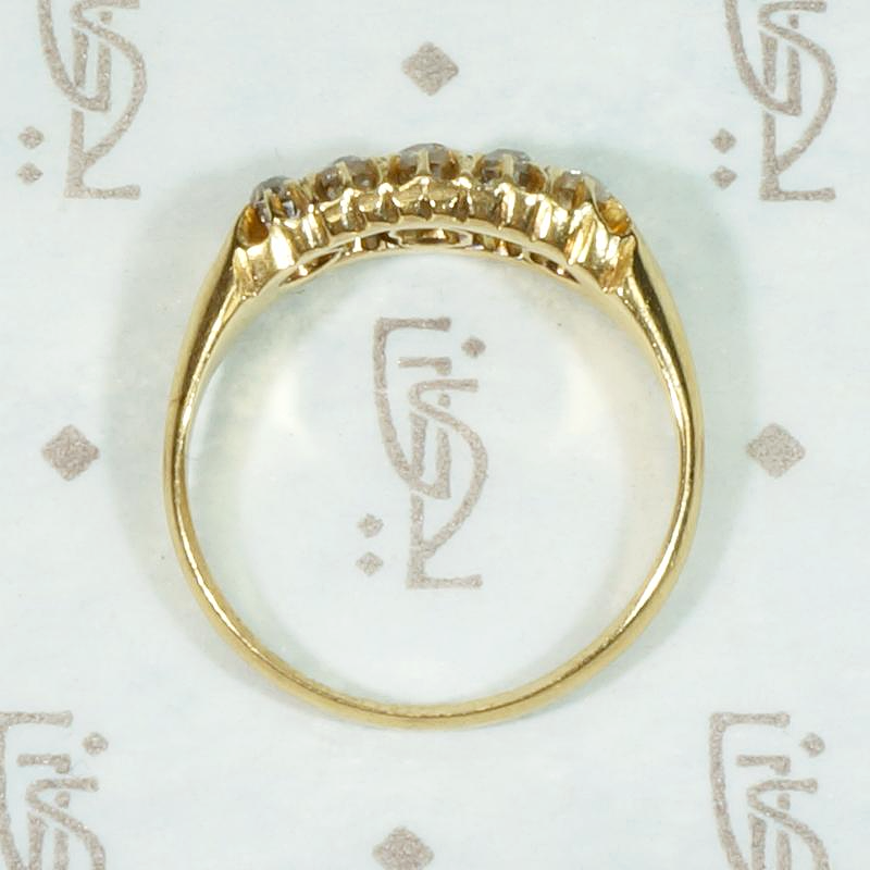 Glossy 18ct Gold English Diamond Belcher Band