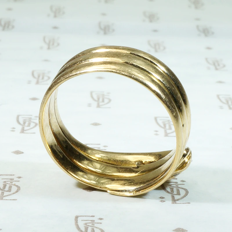 Sinuous Serpent 18ct Gold Band with Diamond Eyes