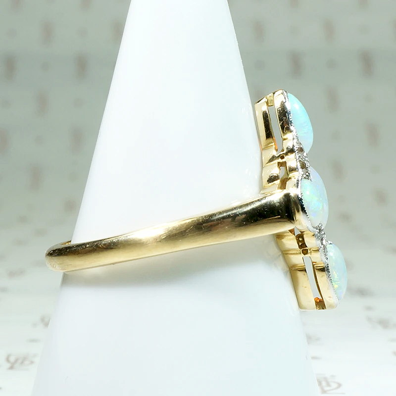 Gorgeous Antique Opal & Rose Cut Diamond Ring