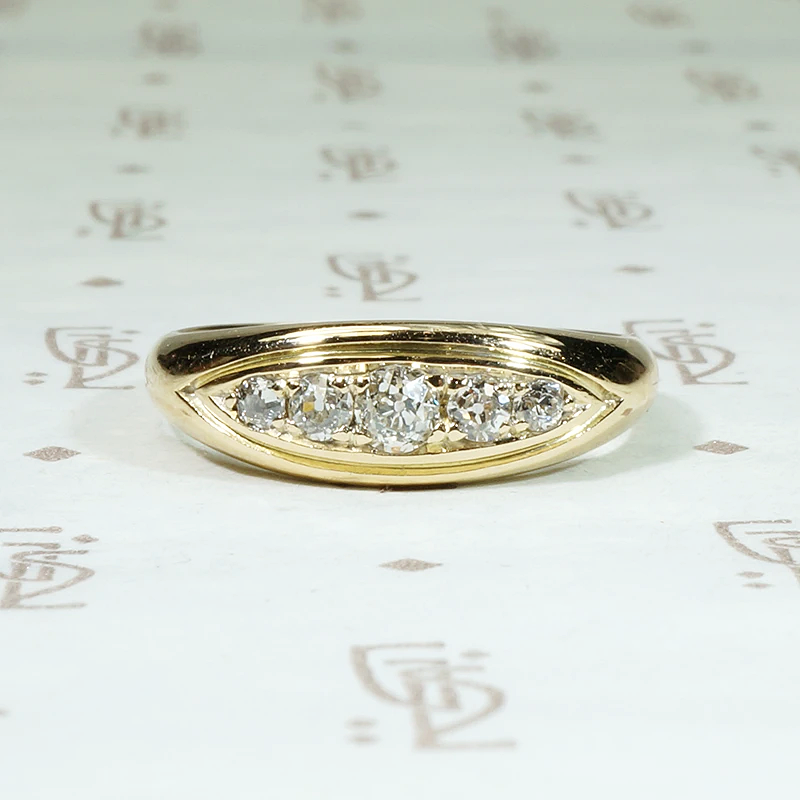 Elegant Edwardian 18ct Gold & Diamond English Band