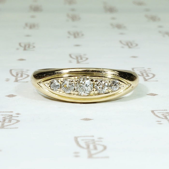 Elegant Edwardian 18ct Gold & Diamond English Band