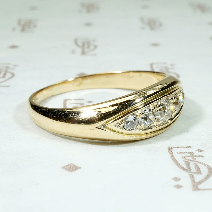Elegant Edwardian 18ct Gold & Diamond English Band