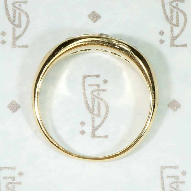 Elegant Edwardian 18ct Gold & Diamond English Band