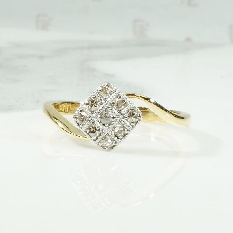 Diamond Checkerboard Cluster with Curvy Band
