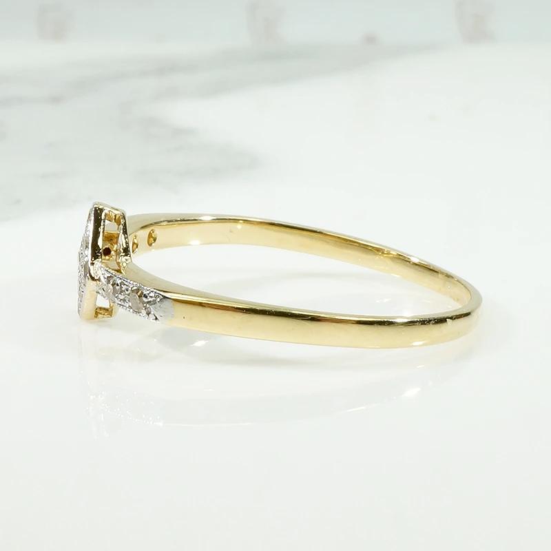Stylish Deco Diamond Cluster Low Profile Ring