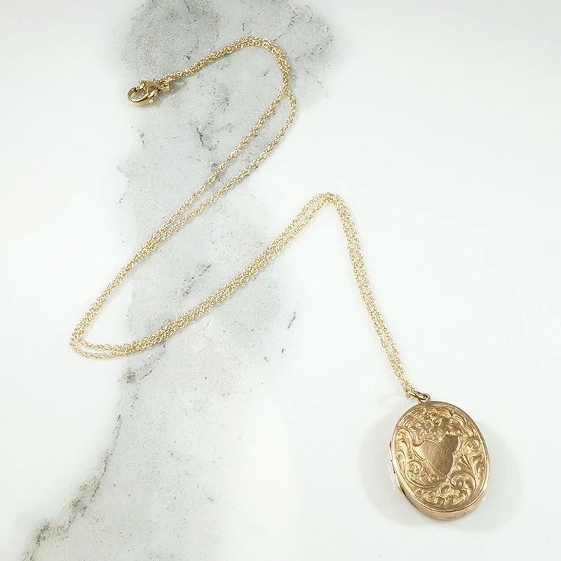 Charming Engraved 9ct Gold Edwardian Locket