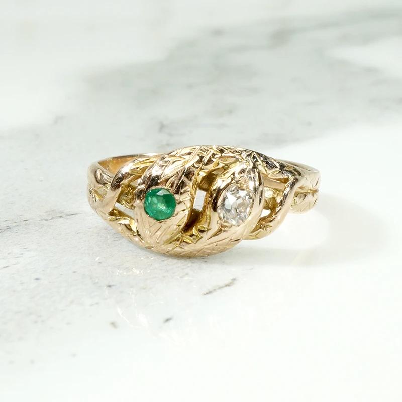Double Snake Ring with Emerald & Diamond