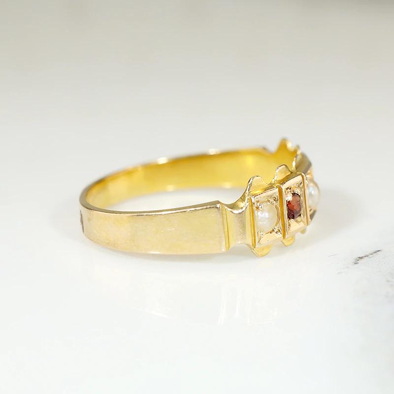 Crisp Antique 15ct Band with Garnets & Pearls